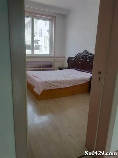 实验学期房3室2厅一厨一卫自家房出租与图书租赁服务