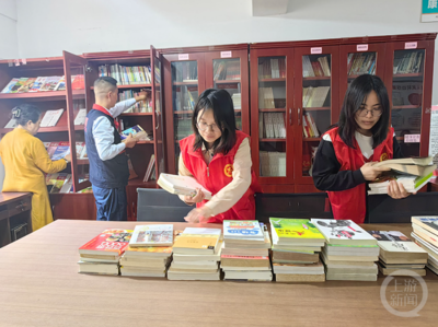 走！一起去阅读——社区图书室 共享知识，共建书香家园